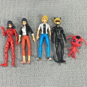 Cute 4 Ladybugs and Cat Noir Miracoulous figures